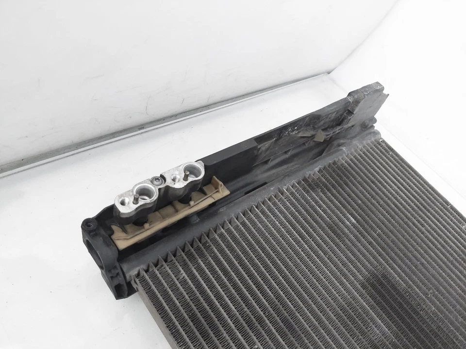 2006 Bmw 330I Ac A/C Air Conditioning Condenser 64-53-9-229-022 64-53-6-930-040 - Image 4 of 4