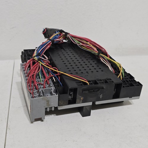 VOLVO S60 XC70 XC90 AWD REAR DISTRIBUTION JUNCTION FUSE BOX RELAY OEM 30679527 - Picture 9 of 11