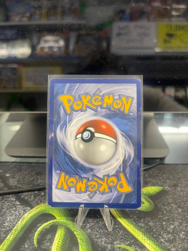 Mew V (Alternate Full Art) 251/264 Swsh08: Fusion Strike Holo LP - Picture 2 of 2