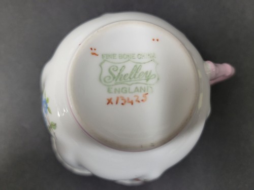 Vintage Shelley Pastel Pink w/ Pink Handle Dainty Shape Teacup only - Picture 4 of 4