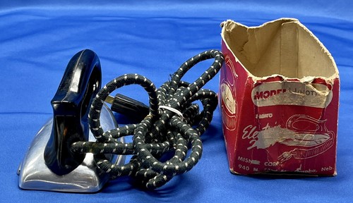 VINTAGE JIMJO TOY IRON SEWING QUILTING EXCELLENTCONDITION W/ BOX - Picture 3 of 4
