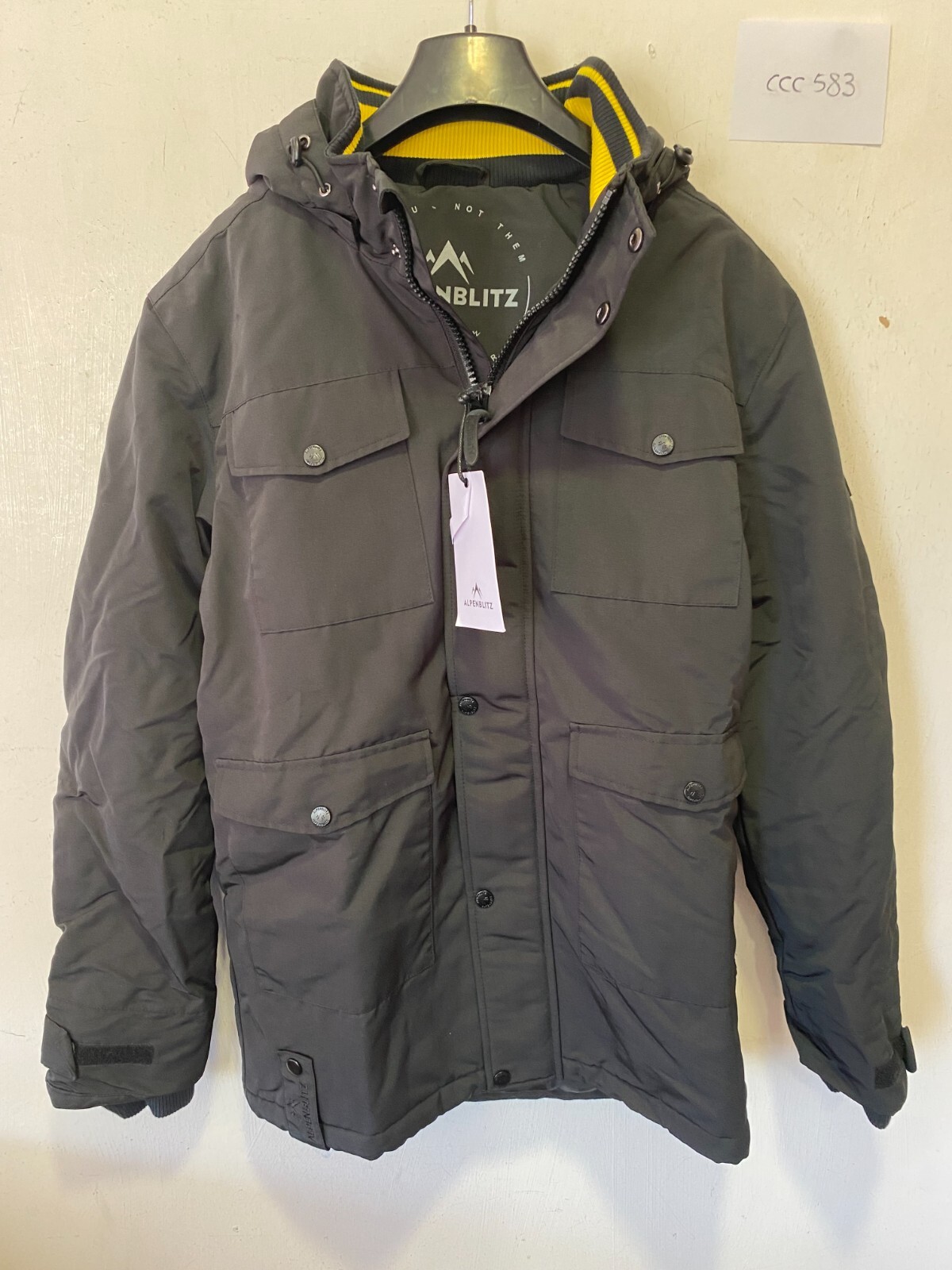 ALPENBLITZ Black Winter Coat with Detachable Hood in Size Small ccc583