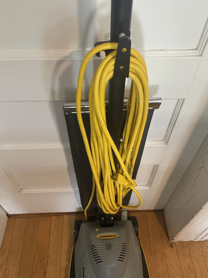 Aspirador de pó vertical comercial Koblenz U-80 Endurance perfeito usado ver fotos - Imagem 3 de 4