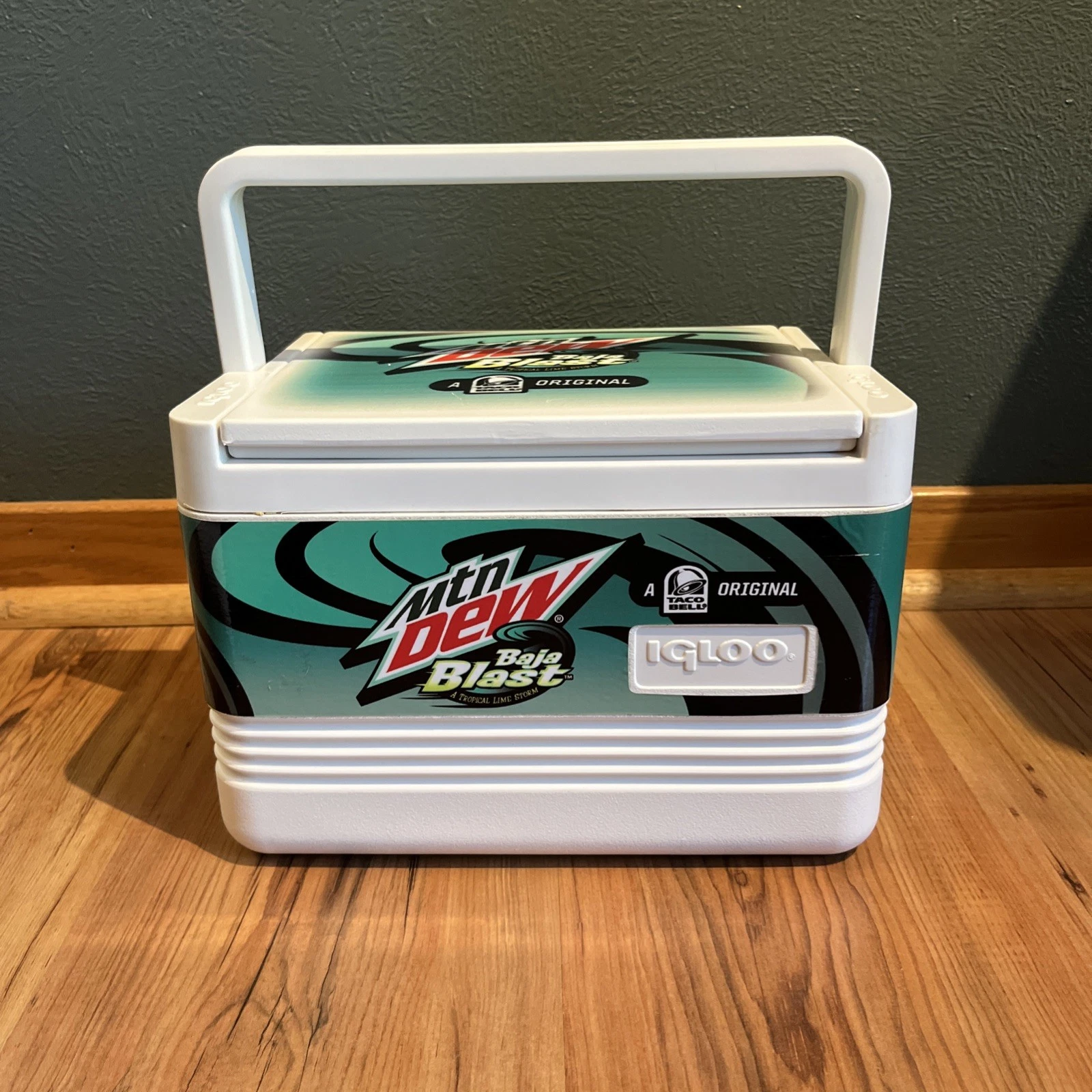 Mountain MTN DEW Baja Blast Taco Bell Igloo Lunch Drink Cooler Plastic Promo NEW