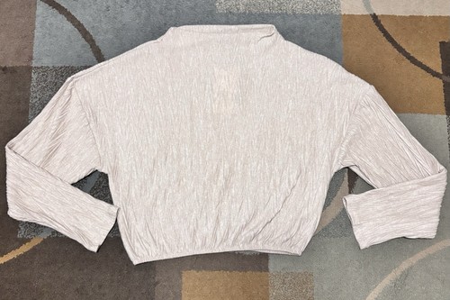 Sudadera Zara Plisada Cuello Alto Manga Larga Recortada Suave. Talla M. Beige. Nuevo. - Imagen 15 de 17
