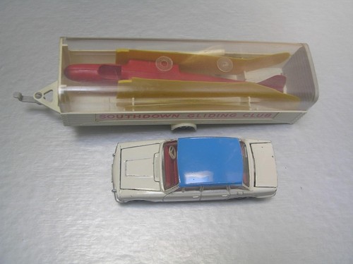 Dinky Toys 118 Tow Away Glider Set Triumph 2000 Complete Original set No Box - Picture 10 of 13