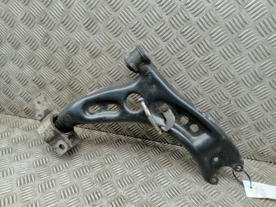 BRAZO DE CONTROL INFERIOR DELANTERO DERECHO VOLKSWAGEN SCIROCCO HORQUILLA MK3 2008 - 2019 Foto 2 de 4