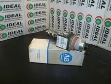 Allen Bradley 800MR-HH5BLAK Selector Operator Knob Lever Standard 2 Position ...