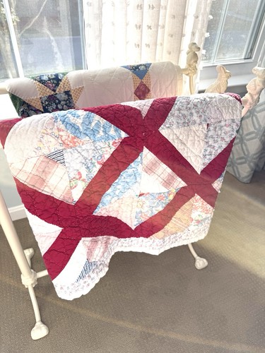 hand stitched vintage quilt 62”x72” Diagonal Block Red Light Blue - Picture 11 of 12