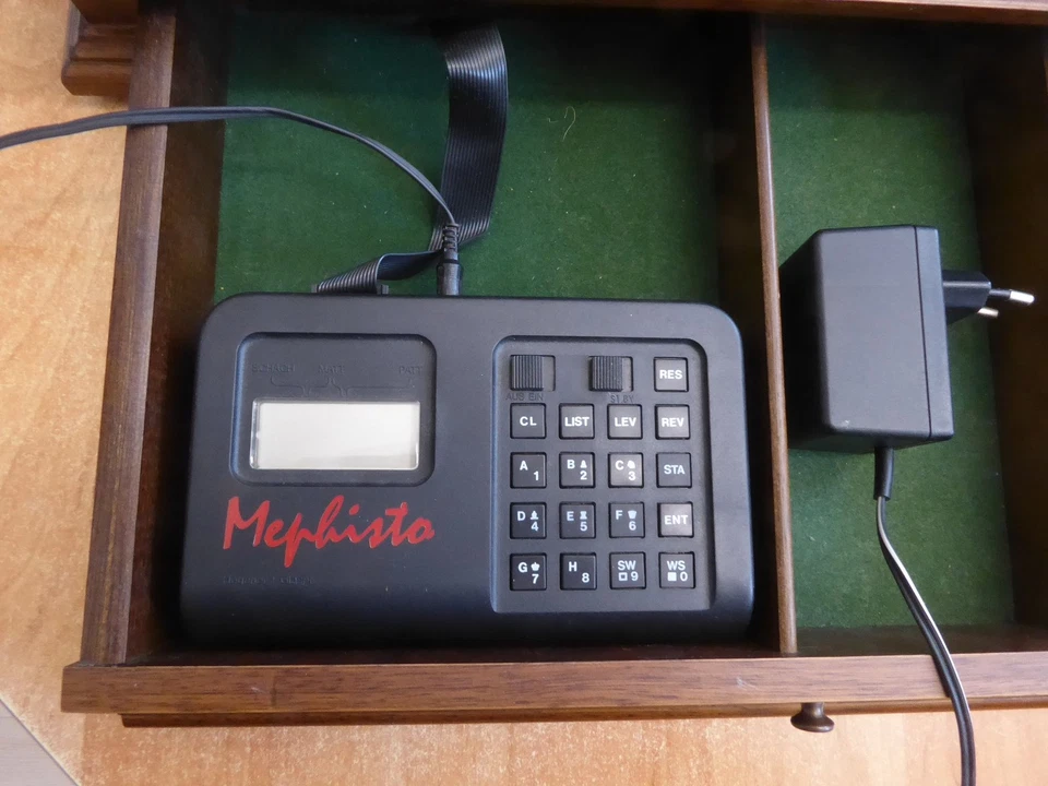 Mephisto I ESB Schachprogramm mit BDA + Netzteil aus ca. 1980 + Brett München - Bild 3 von 4