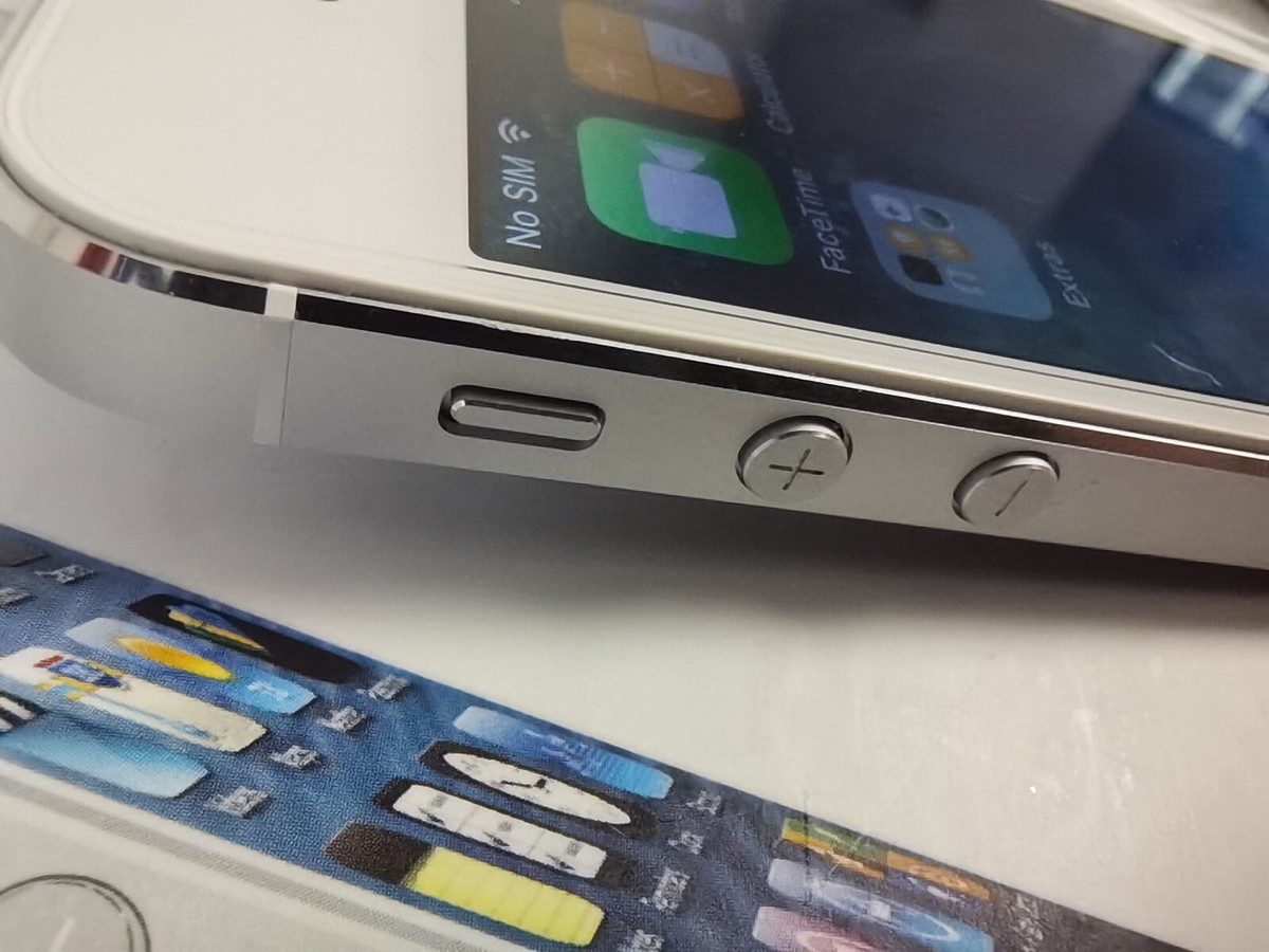 Apple iPhone 5 - 64 GB - White & Silver (Unlocked) for sale