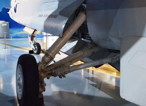 CAT4-R48101 1/48 F-8 Crusader Landing gear ( early ) for Hasegawa Accessories - Picture 2 of 4