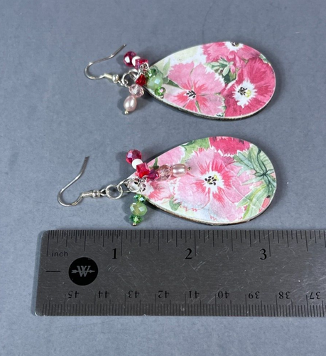 "Pendientes de madera con cuentas de lágrima de flores de mediados de siglo modernista Boho Pierce 3,25" - Imagen 7 de 8