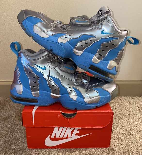 Size 11 - Nike Air Diamond Turf 2017 