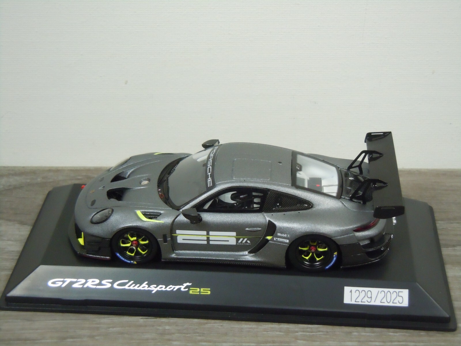 Picture 3 of 8