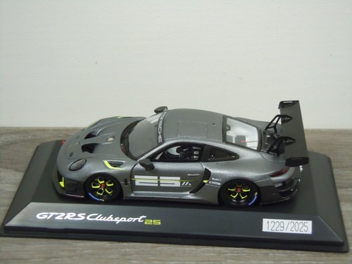 Porsche 911 GT2 RS ClubSport 25 - Spark 1:43 in Box *68907 - Picture 3 of 8