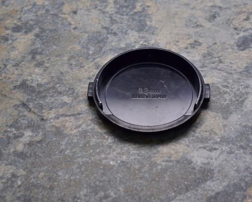 Genuine Nikon NIKKOR 52mm Clip-on Front Lens Cap Japan Snap-on (#2038) - Picture 2 of 2