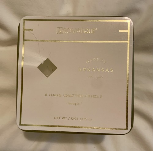Cubo de vidrio Aromatique The Smell of Winter de 12 oz tarro vela con emblema - Imagen 2 de 3