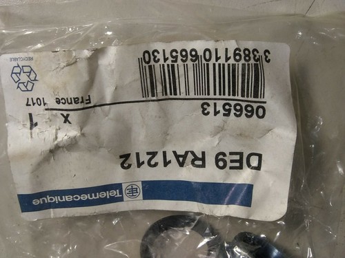 TELEMECANIQUE XCKML115 IEC 947.5.1 EN 60 947.5.1 UI 500V UIMP 6KV AC 15 A300 240 - Picture 4 of 12