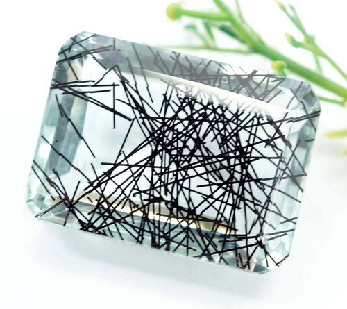 Piedra preciosa suelta de cuarzo rutilado negro corte esmeralda con certificación EGL de 83,50 quilates