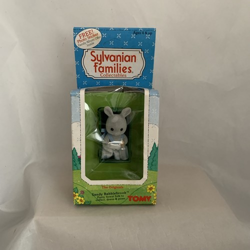 Sylvanian Families 2874 Sandy Babblebrook Rabbit Neu aus altem Lagerbestand Krippe Flasche The Originals