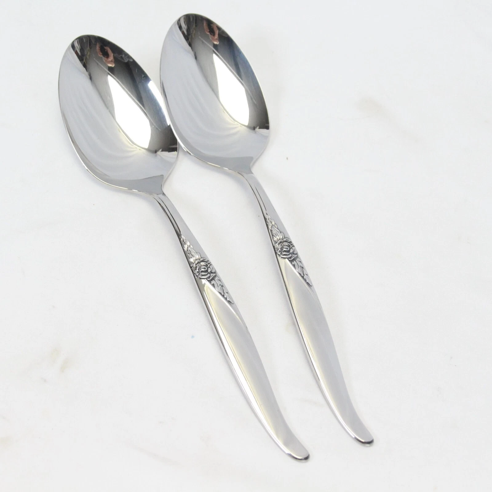 Oneida La Rose Serving Spoons 8-1/4" Wm A Rogers Lot of 2 Stainless Barely Used