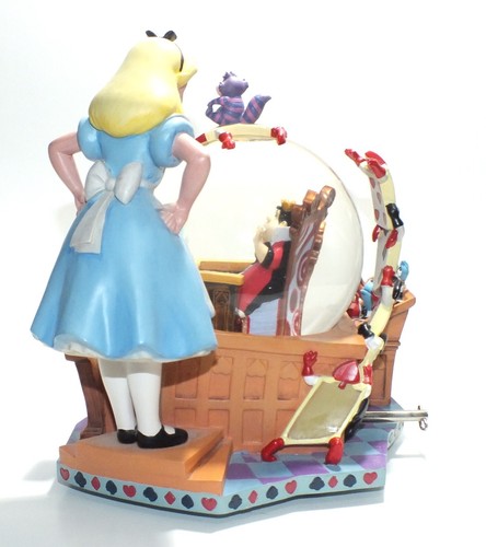 Disney Store Musical Snowglobe Alice In Wonderland 50th Anniversary Trial Scene - Picture 20 of 24