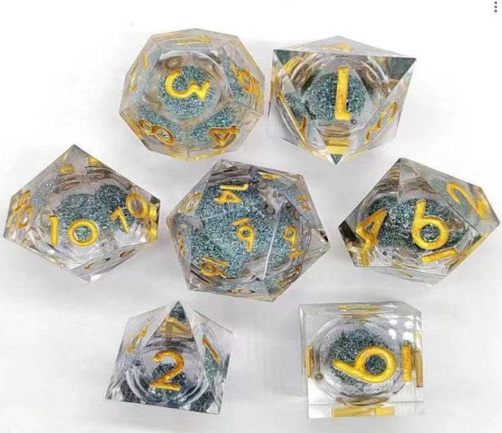 Наборы кубиков премиум-класса Galactic Dice - Набор из 7 кубиков с синей жидкой сердцевиной и острой смолой