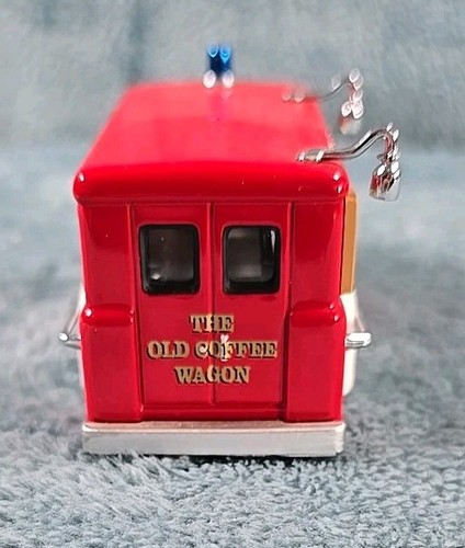 MATCHBOX YFE16 DODGE ROUTE VAN FIRE FIGHTER TRUCK MODELS OF YESTERYEAR - Picture 4 of 7