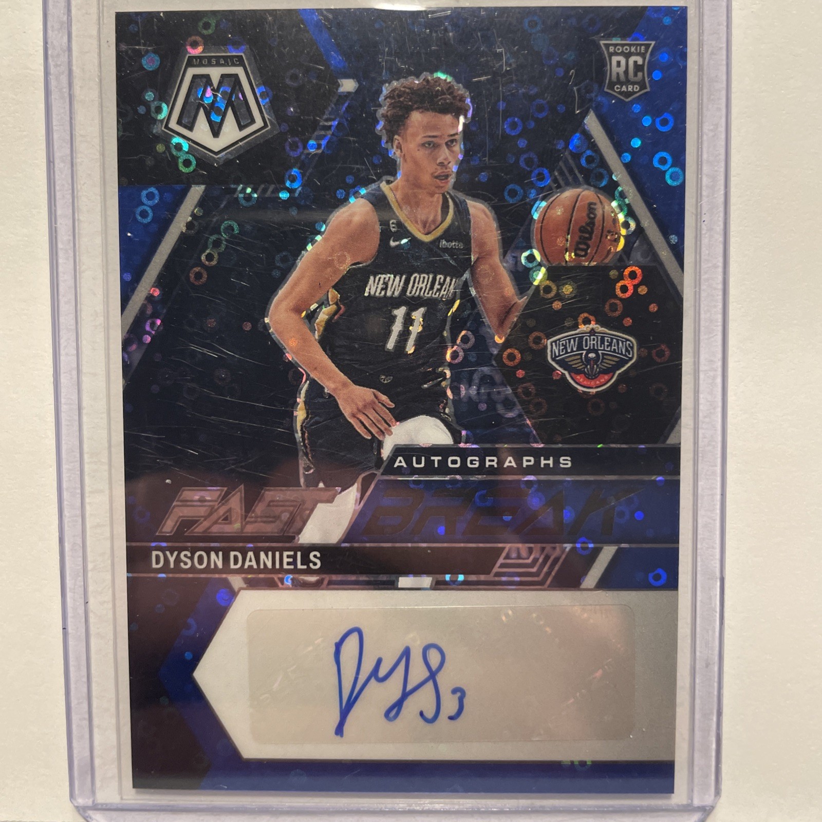 2022-23 Panini Mosaic Dyson Daniels RC Rookie Fast Break Auto Blue /25 Hawks