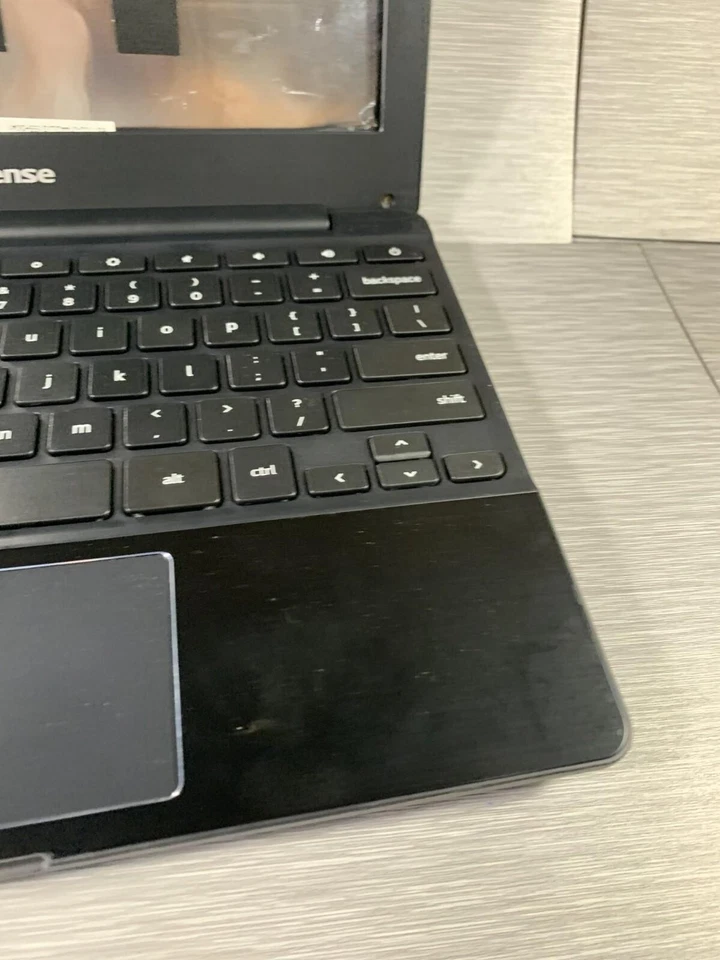 Notebook/Laptop Hisense Chromebook C11 Preto HDMI Built-in Webcam - Para Peças - Imagem 2 de 4