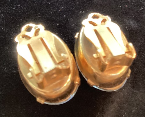 Pendientes de clip grandes vintage de diamantes ovalados Yves Saint Laurent - Imagen 4 de 7
