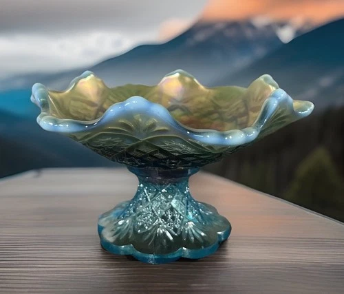 Vtg Westmoreland Blue Opalescent Carnival Glass 6-1/2” “File &Fan” Footed Bowl