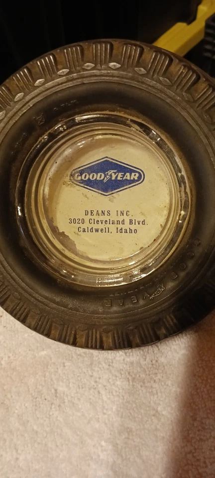 Cenicero de goma para neumáticos Goodyear publicidad Dean's Inc. Caldwell ID  Foto 2 de 4