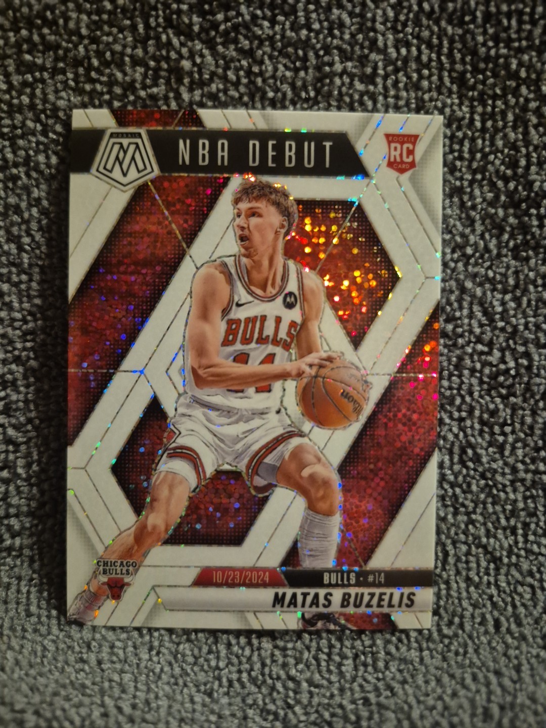 Matas Buzelis 2024-25 Mosaic NBA Debut - White Sparkle Prizm - Bulls RC SSP
