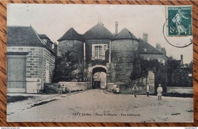 Ervy le Chatel (Aube) - Porte Saint Nicolas - Exterior view - Children