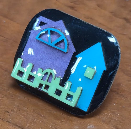 Vintage House by Lucinda USA Black Sky Purple & Blue House Green Fence Anstecknadel - Bild 3 von 7