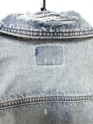 American Eagle Cropped Denim Jacket Distressed Jean Light Wash Raw Hem Womens M - Picture 10 of 11