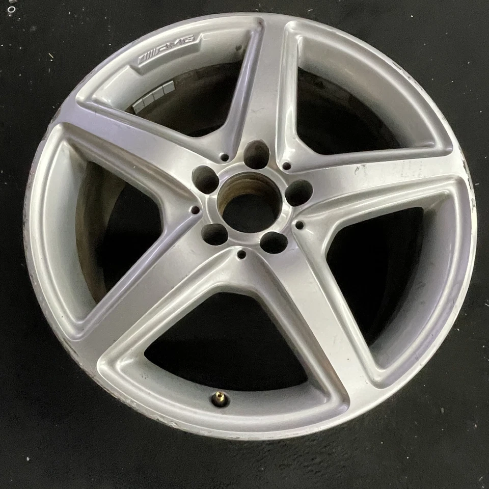 梅赛德斯-奔驰 18x8.5 Cls 级银色前轮原始设备制造商轮辋 2012-2018 — 第 3/4 张图片