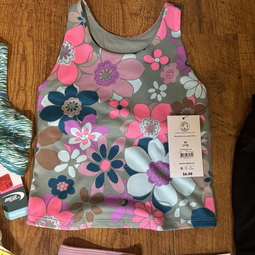 Girl’s Athletic Bundle Shorts (3), Sports Bras Tops (2), Yoga Pants (1) Size M - Picture 4 of 8