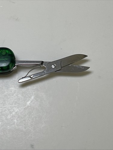 Victorinox Midnight Manager 58MM Swiss Army Knife Translucent Green - Red Light! - Picture 10 of 24