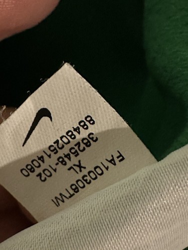 Vintage Ferencvaros Full Zip Jacket Nike Men’s Size XL - Picture 5 of 6