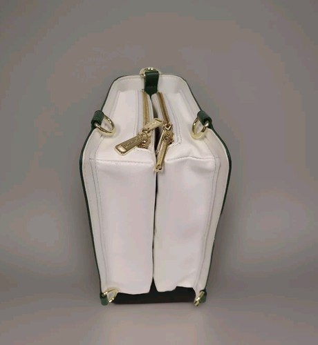 Loungefly Disney Bambi Classic Story Book Convertable Crossbody Bag and Backpack - Foto 3 di 3