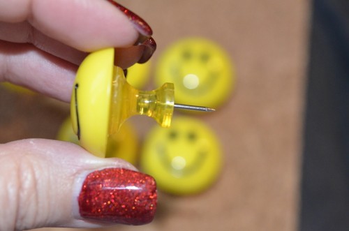 Set of 6 YELLOW HAPPY FACE bulletin board pushpins, thumbtacks, or magnets - Picture 11 of 12