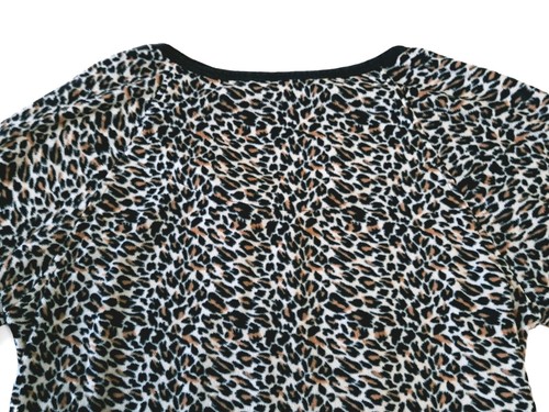 Top de pijama BETSEY JOHNSON - ÍNTIMO - Manga larga suave estampado de leopardo - Talla: L - Imagen 6 de 7