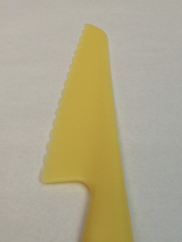 VINTAGE ZYLISS SERRATED KNIFE 12" CHOPPER YELLOW PLASTIC GREENS LETTUCE SLICING - Picture 12 of 16