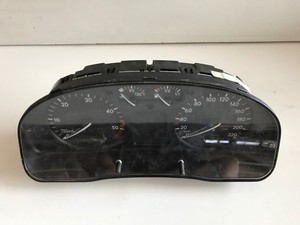 VW Passat B5 Tacho Kombiinstrument 3B0919880D