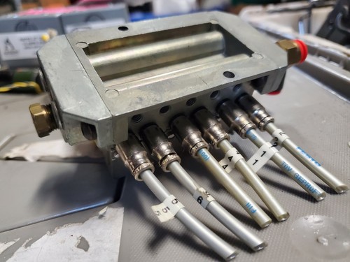 3x NUMATICS 031SA400E SOLENOID VALVE w/ 236-115B 24V on manifold block assembly  - Picture 9 of 10