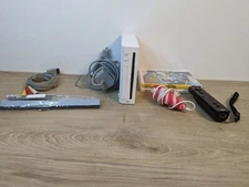 Nintendo Wii Gaming Console Games Bundle Gamecube Compatible White RVL-001 Works