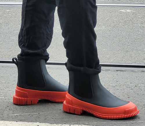 Camper Pix K400304-026 Negro Rojo Chelsea Botas Cuero - Imagen 5 de 11